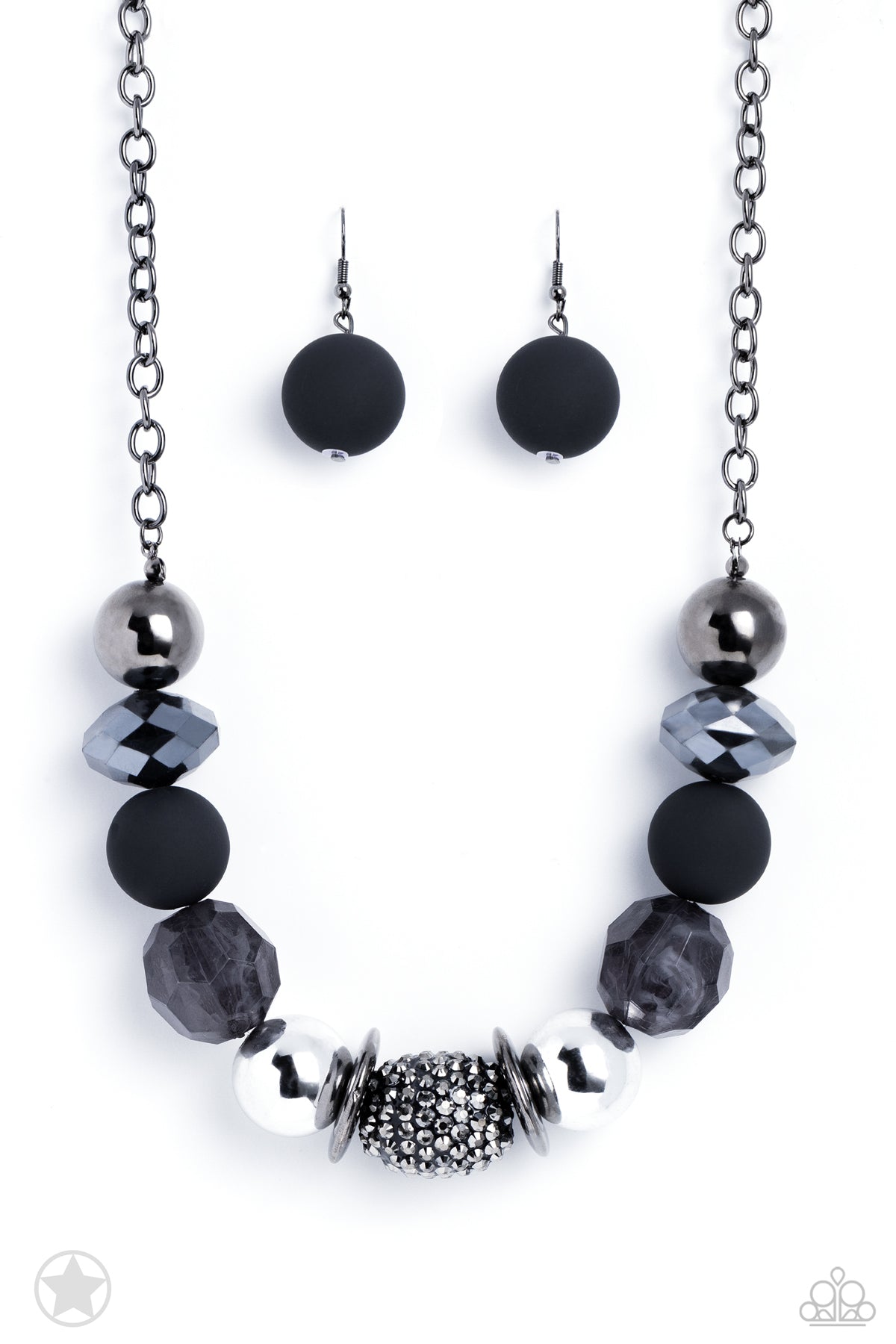 A Warm Welcome - Black Paparazzi Accessories