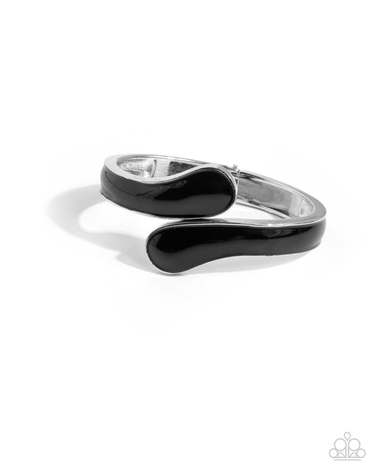 Painted Puzzle - Black Paparazzi Accessories