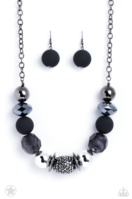 A Warm Welcome - Black Paparazzi Accessories