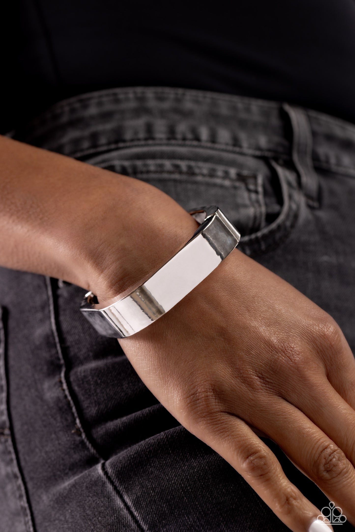 Boss Babe Basic - Silver Paparazzi Accessories